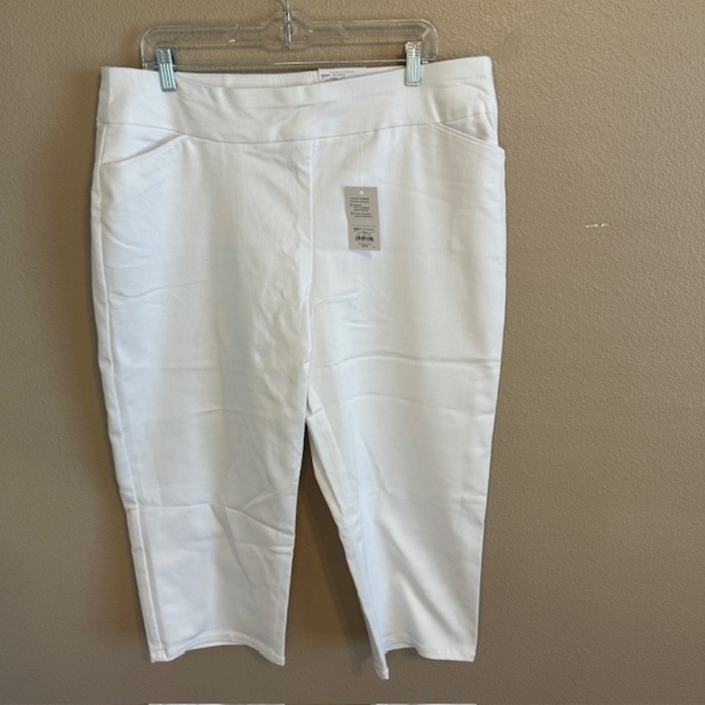 NWT Croft & Barrow Women's White Pull-on Mid Rise Woven Stretch Capri Pants 18